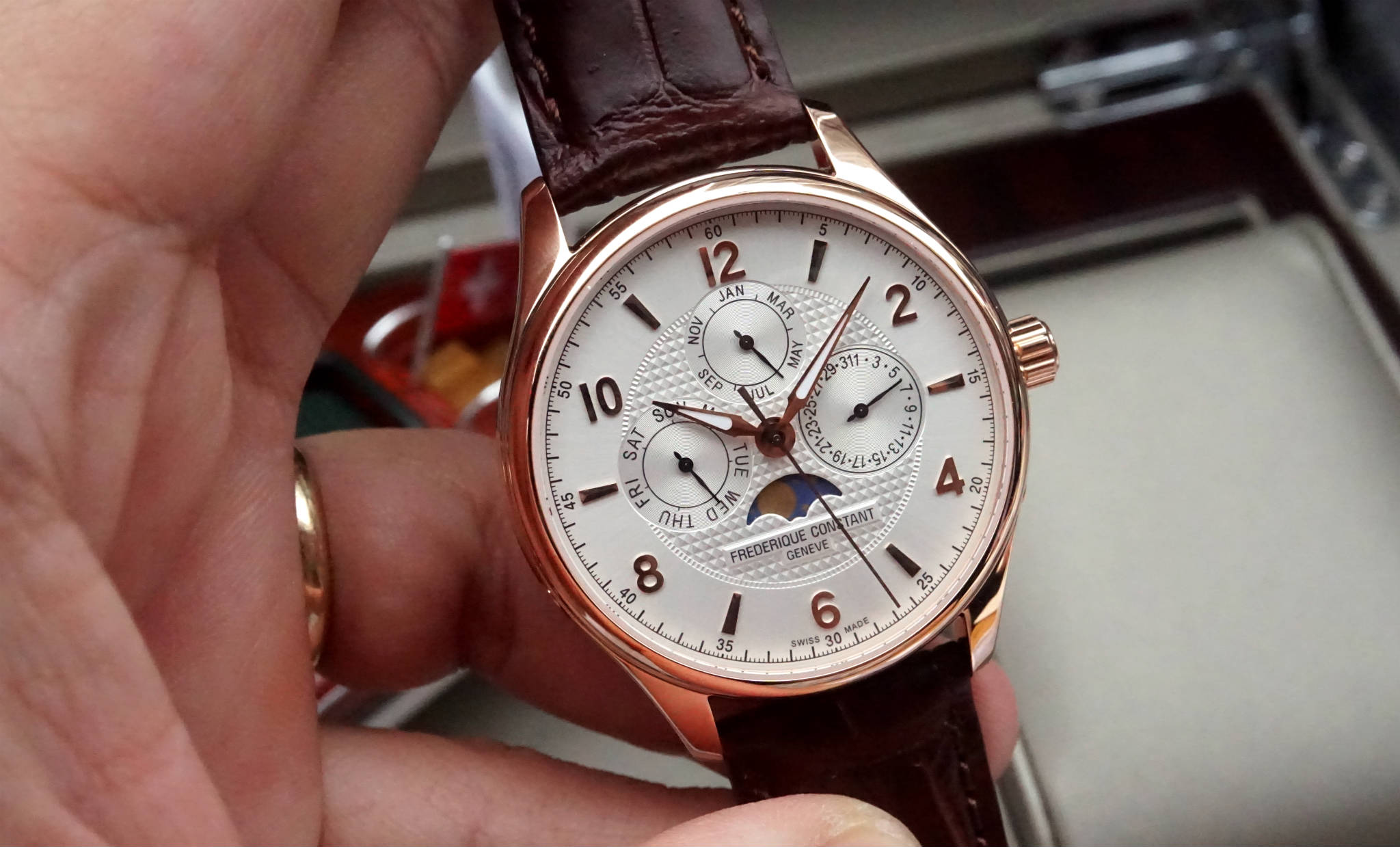 Đồng hồ Frederique Constant Runabout Moonphase FC-365RM5B4