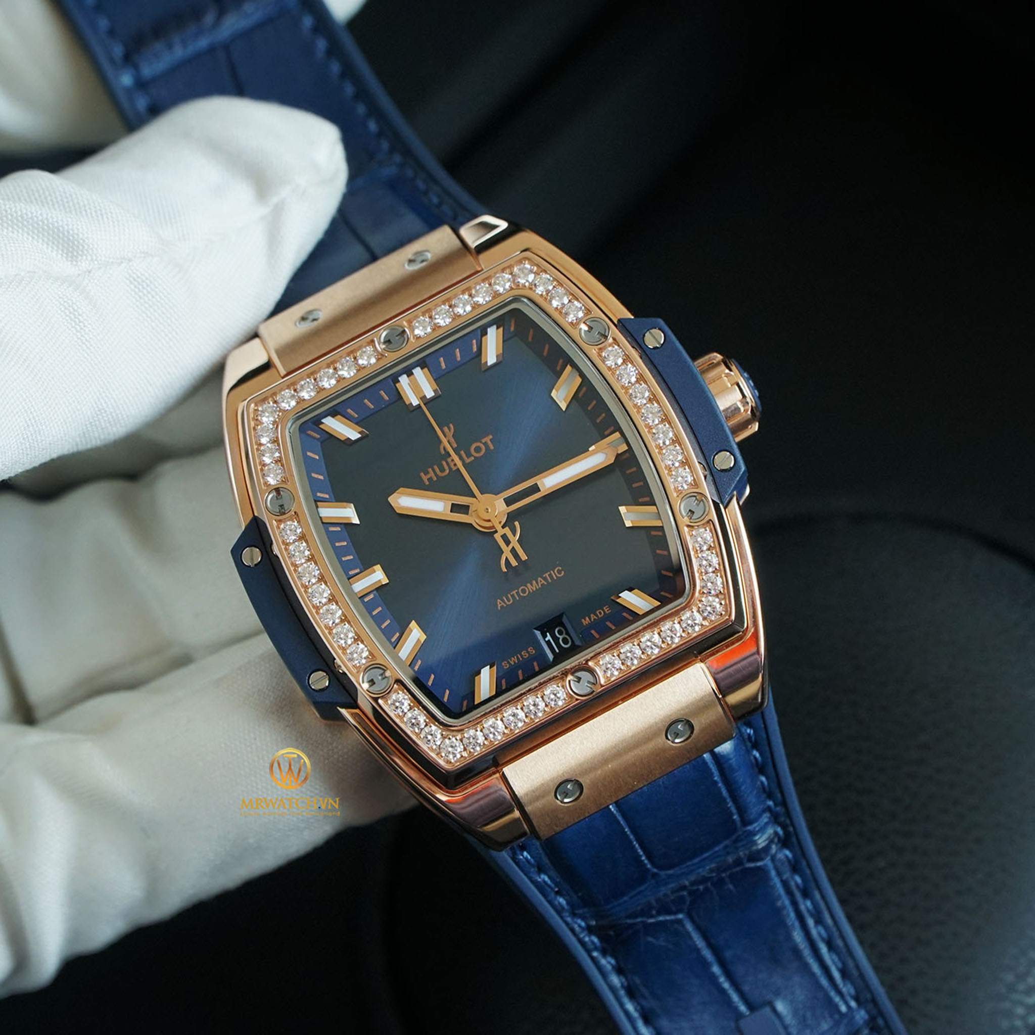 HUBLOT SPIRIT OF BIG BANG KING GOLD BLUE DIAMONDS - 39 MM 665.OX.7180.LR.1204 18K King Gold & Diamonds